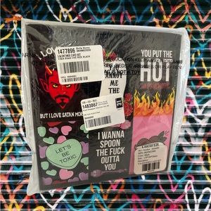 D-K HOME VALENTINE’S DAY CARD SET BNIB